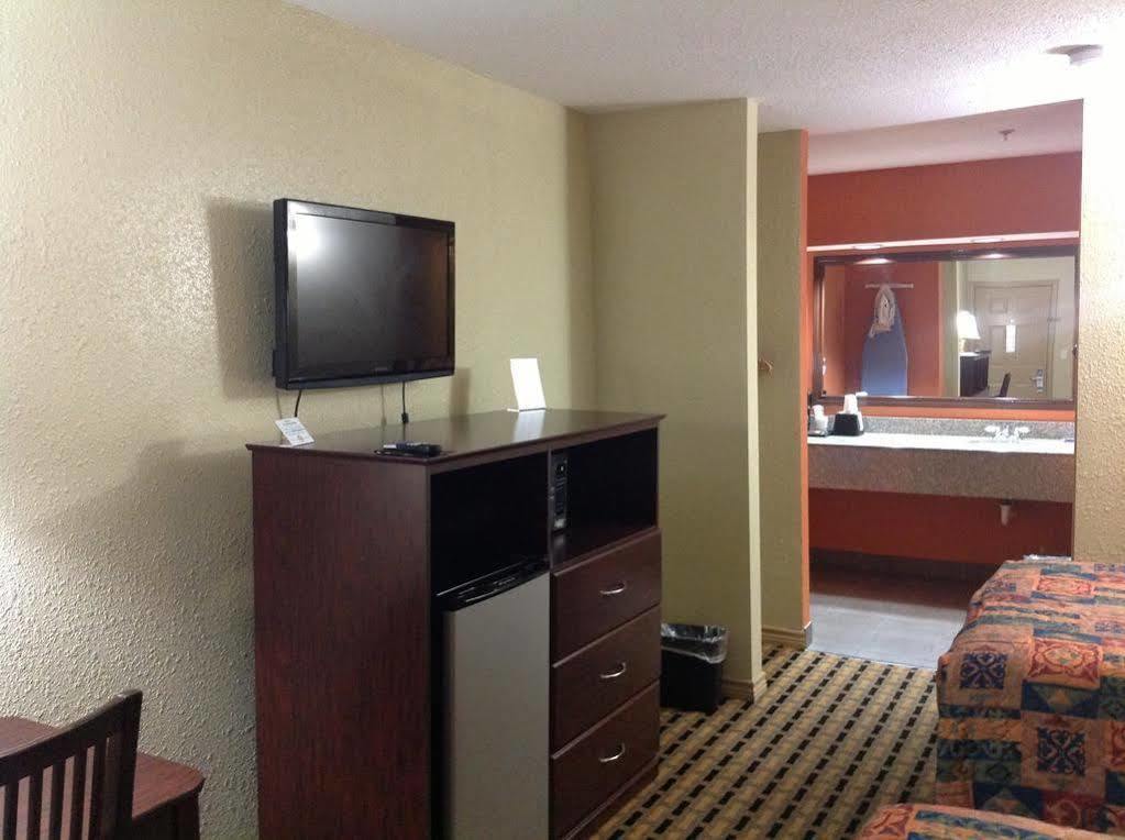 Express Inn Томбал Экстерьер фото